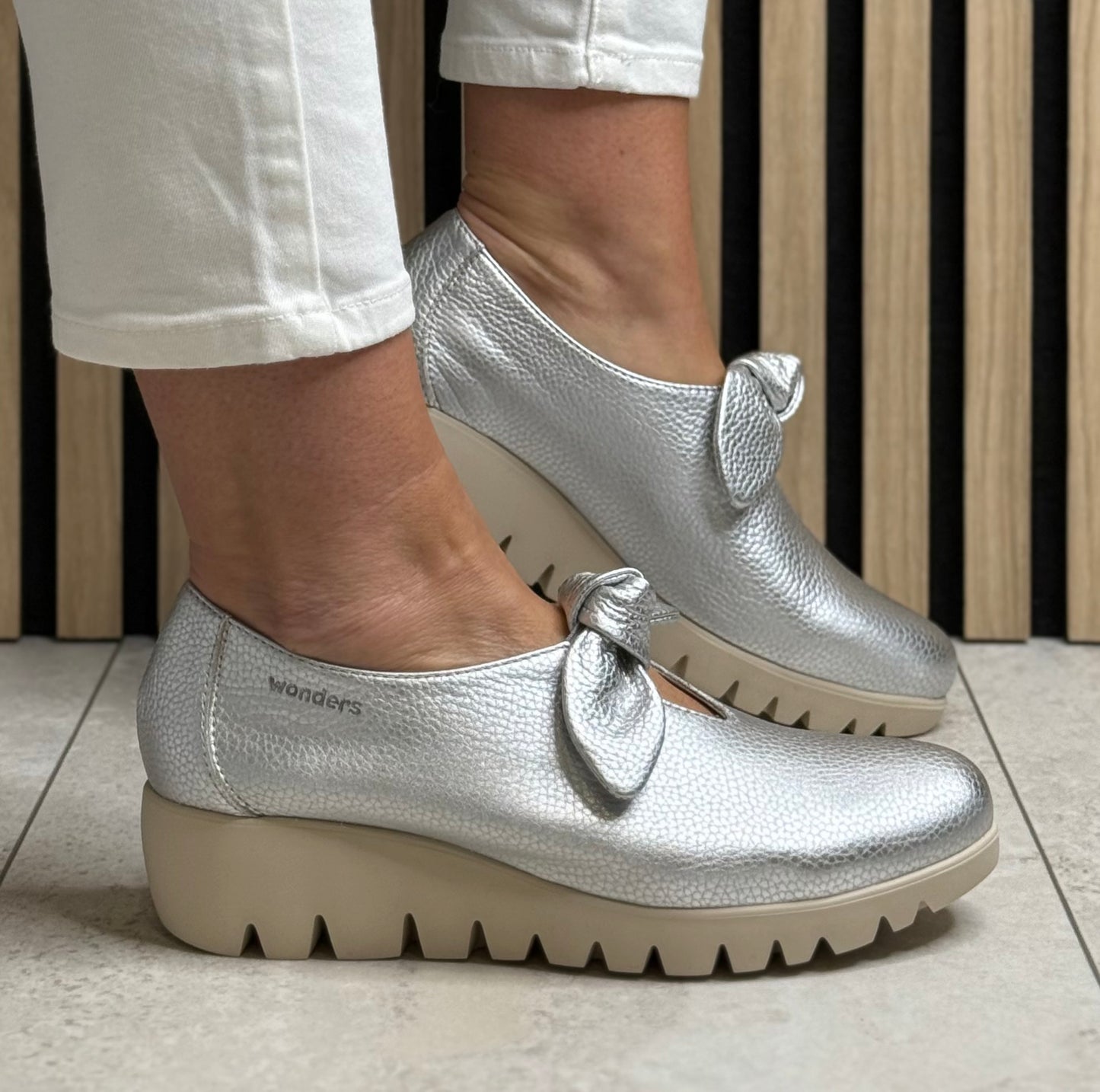 Wonders - C-33159 Fly 59' Max Plata Shoe