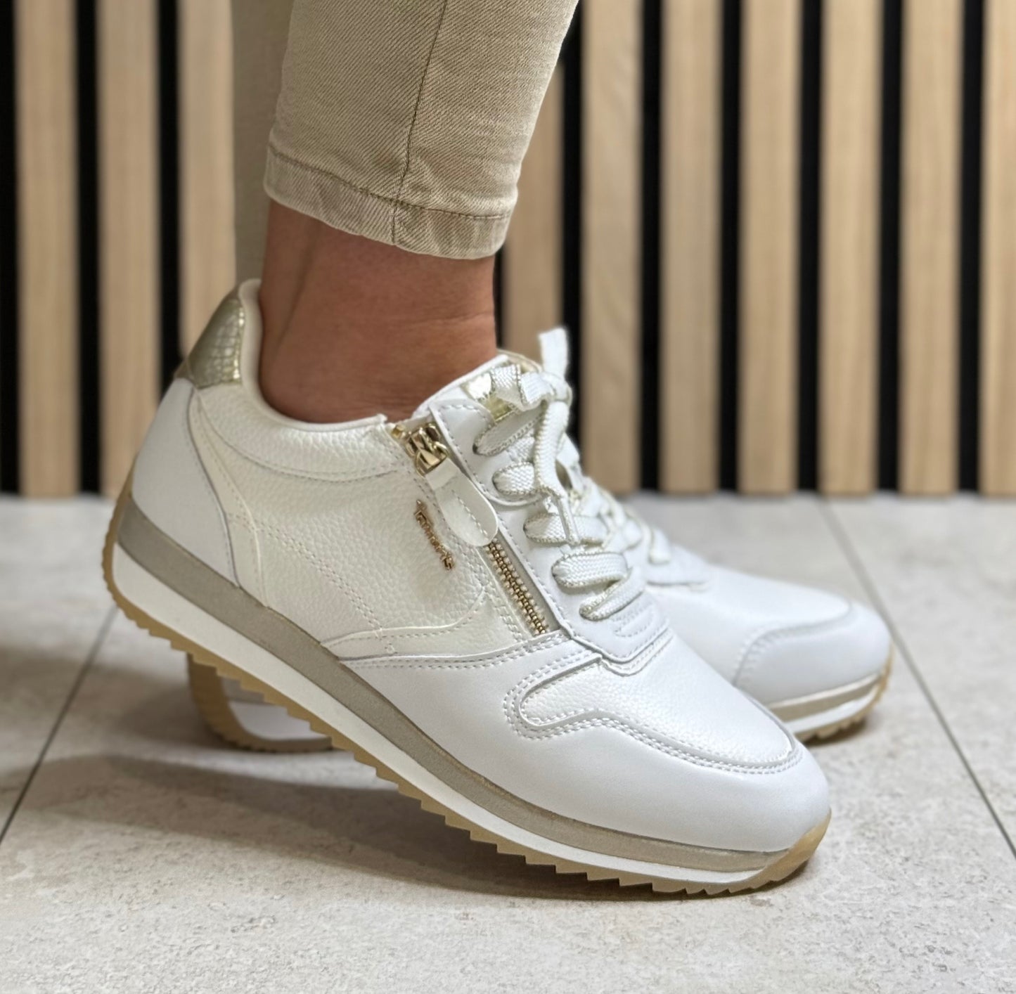 Tamaris Comfort - White/Gold Leather Trainer