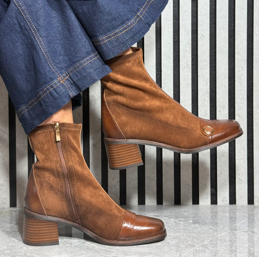 Patrizio Como - 'Serri' Caramel Detailed Suede Ankle Boot