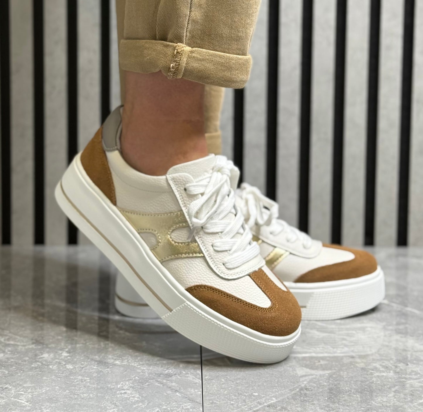 Patrizio Como - 'Parma' White/Tan Leather Trainer
