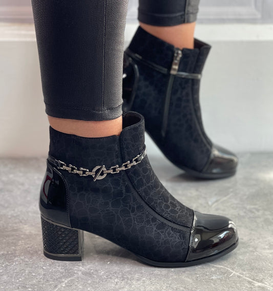 Redz - Black Detailed Ankle Boot