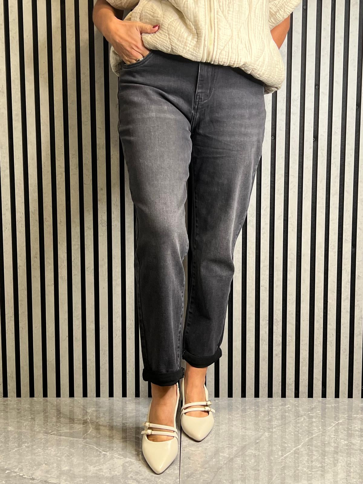 Charcoal Wash Mom Jean