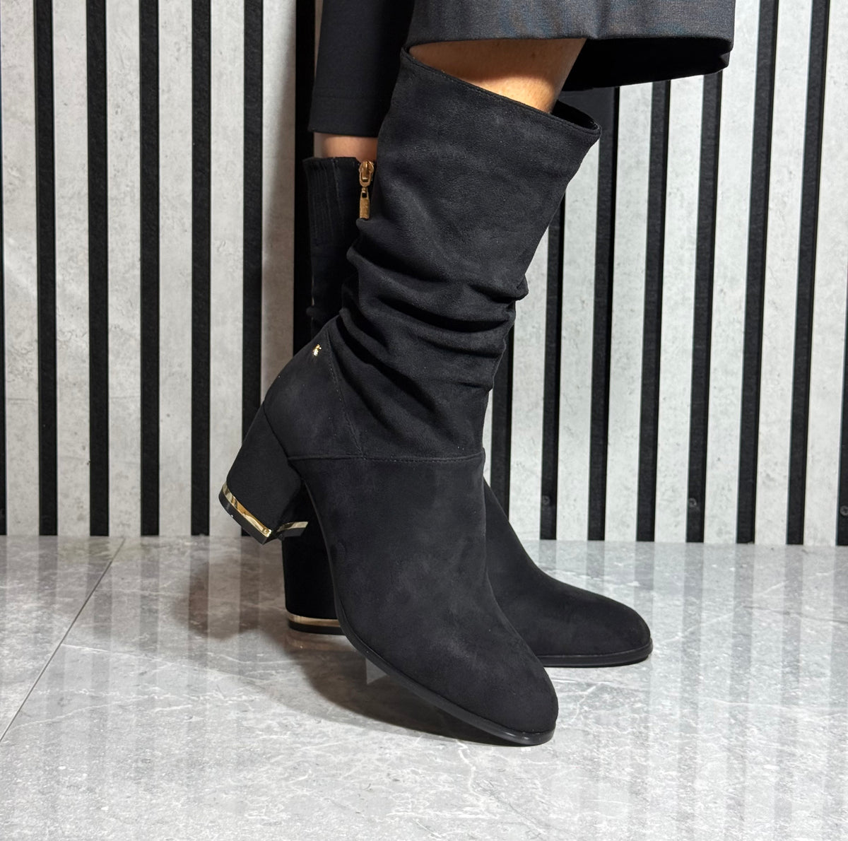 Kate Appleby - ‘Tilbrook' Schwarz Ruched Mid Boot