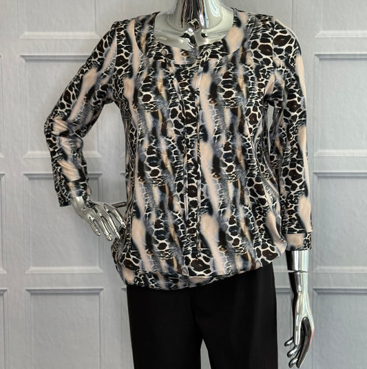 Yew - Black/Beige SnakePrint Top