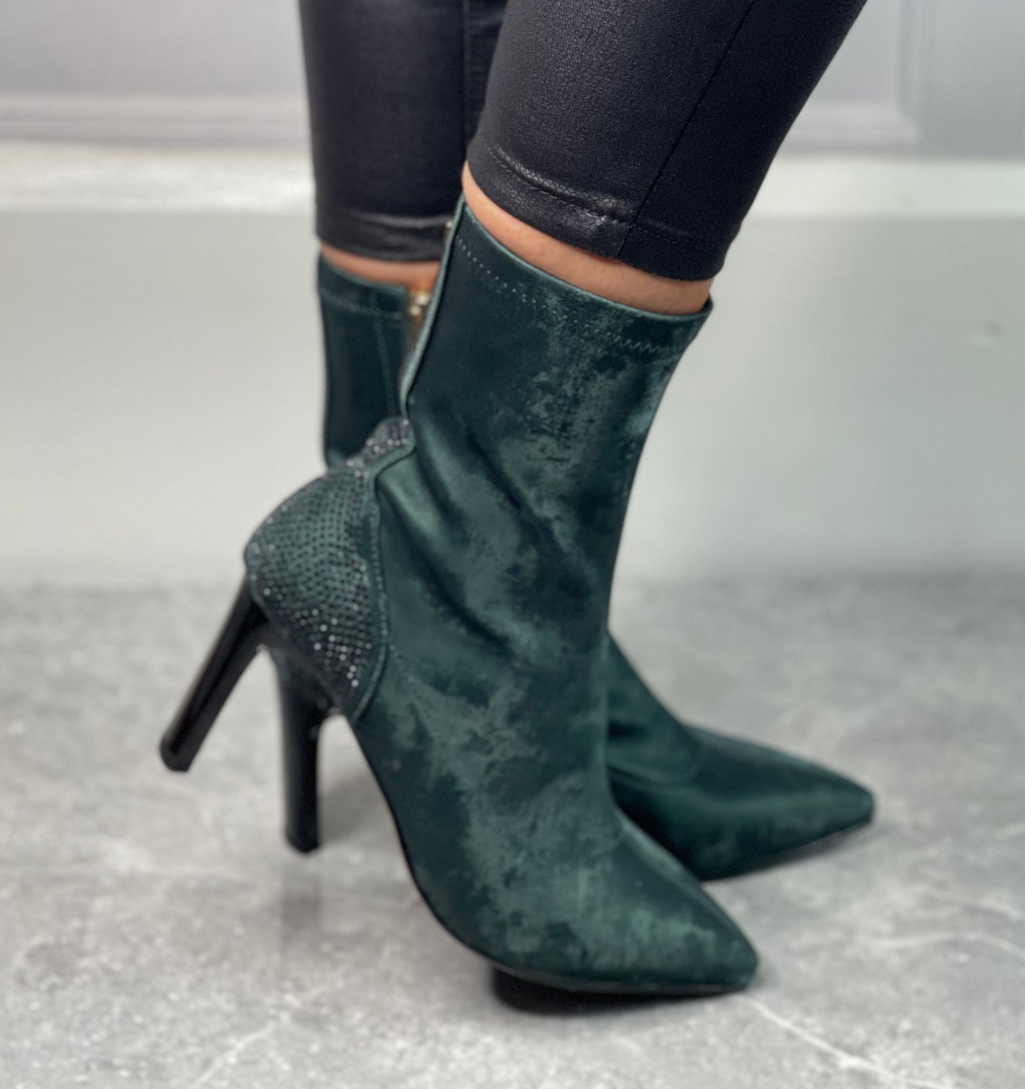 Una Healy - 'Fall To Pieces' Emeraldtine Boot