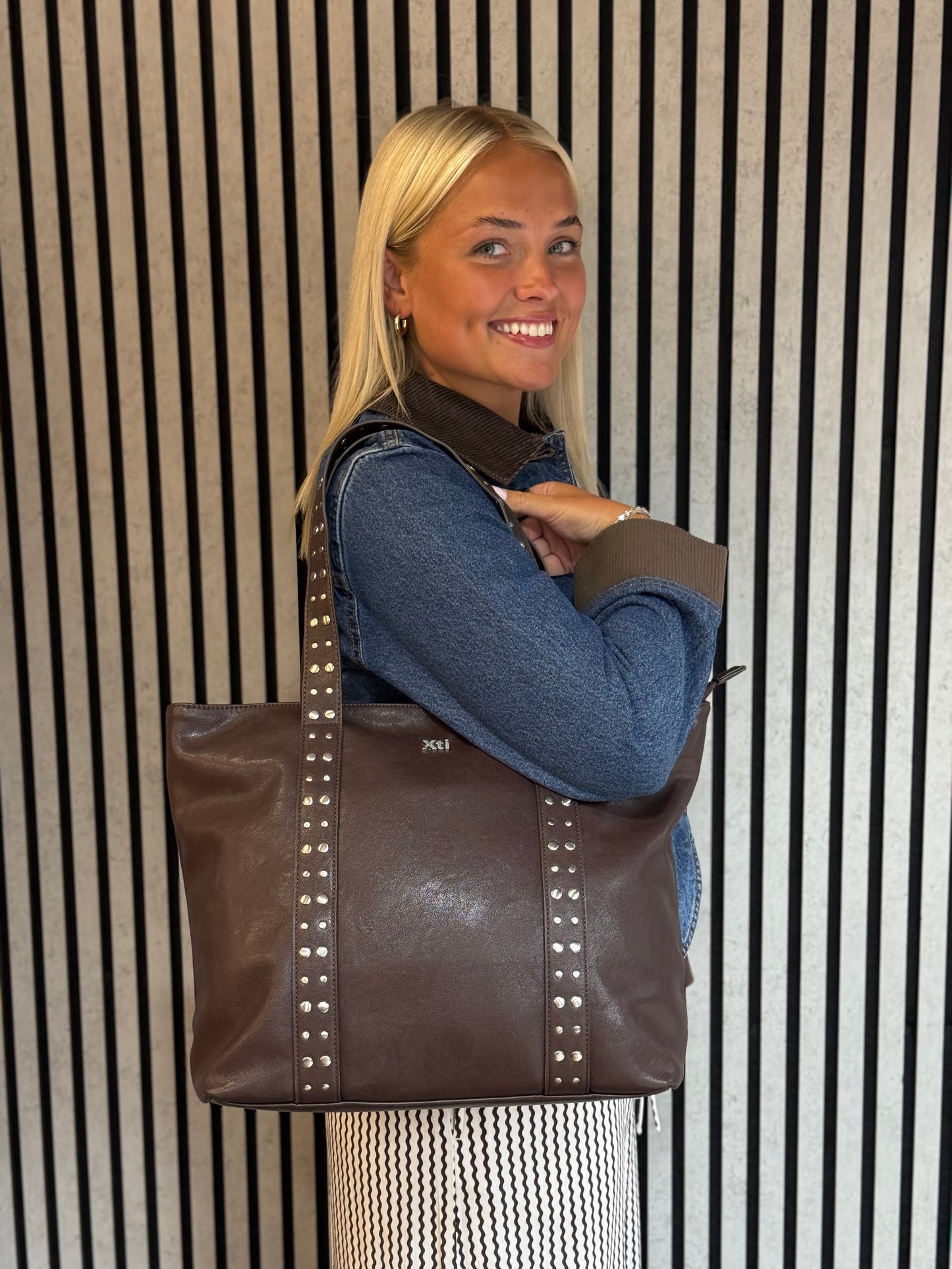Xti - Maroon Stud Detailed Handbag (184670)