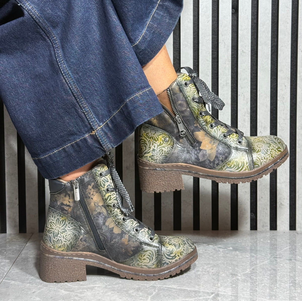 Mustang - Navy/Green Multi Floral Boot