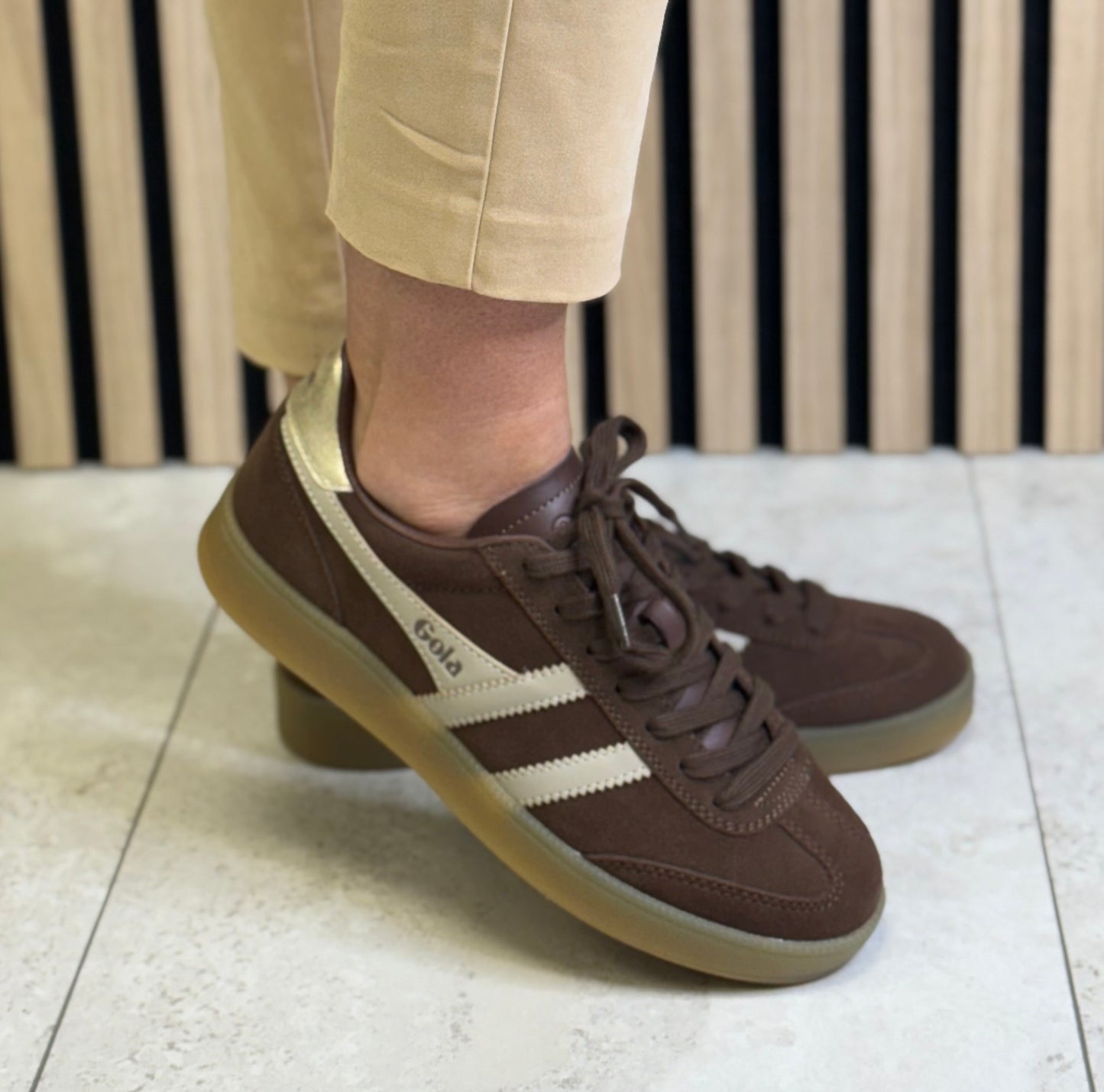 Gola - ‘Viper' Dark Brown/Bone/Gold Gum Sole Trainer