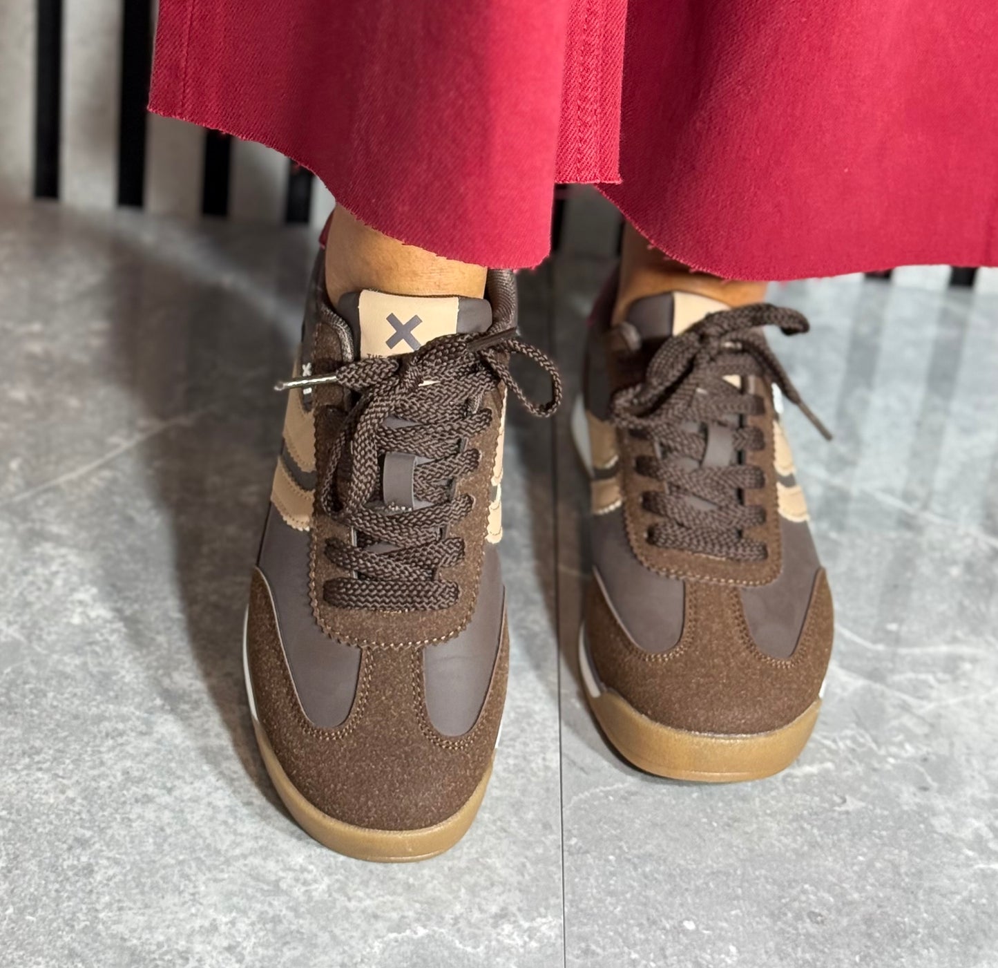 Xti - Brown Side Stripe Trainer (146398)