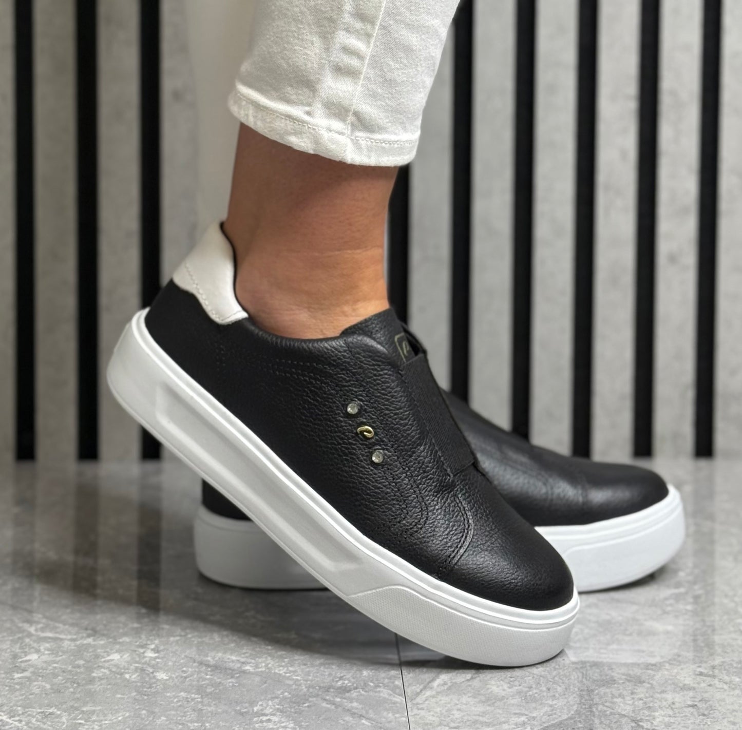 Pegada - Black/White Slip On Leather Trainer