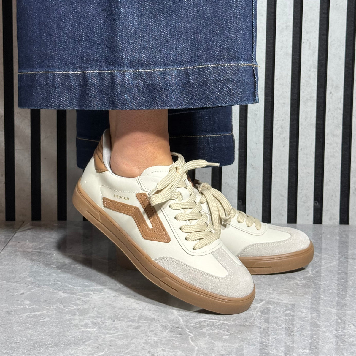 Pegada - Beige/Caramel Trim Leather Trainer