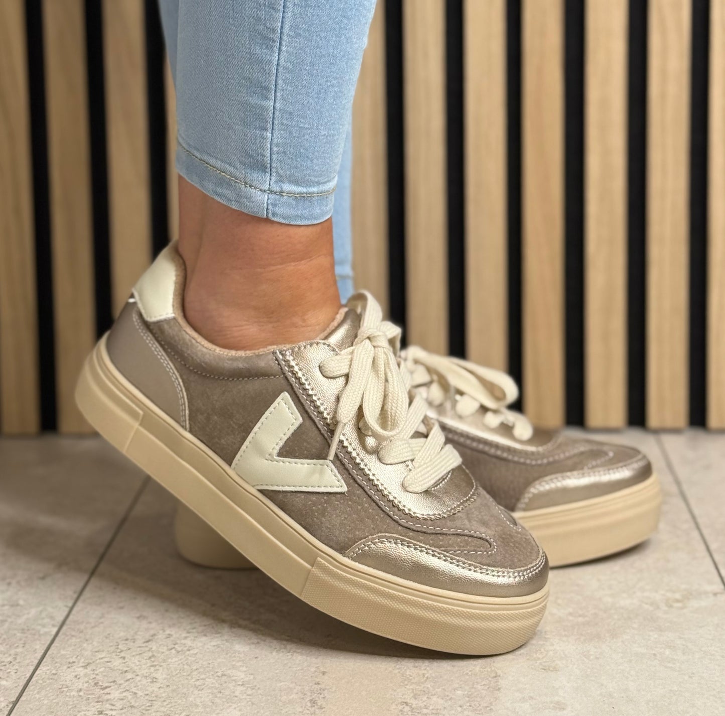 Drilleys- 'Eighty' Peregrine Platform Trainer