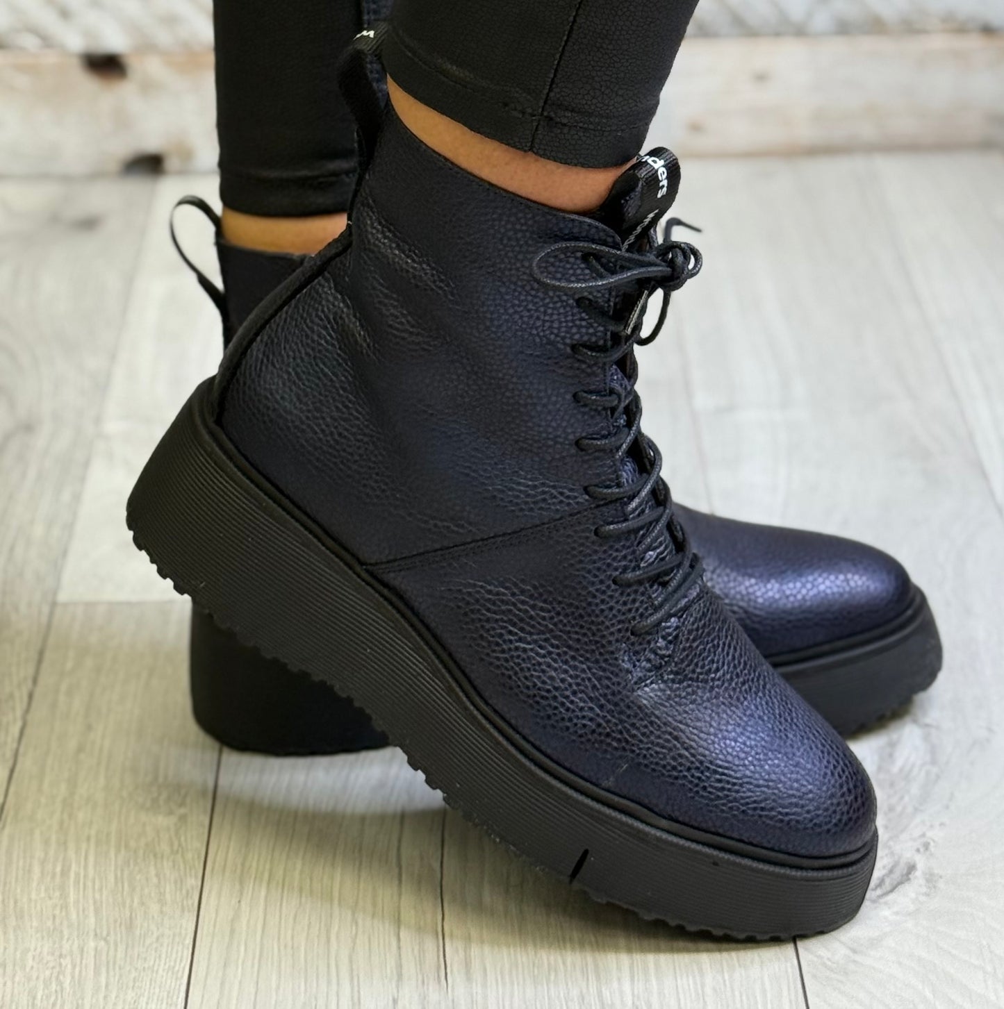 Wonders - A-9350 Navy Metallic Leather Boot