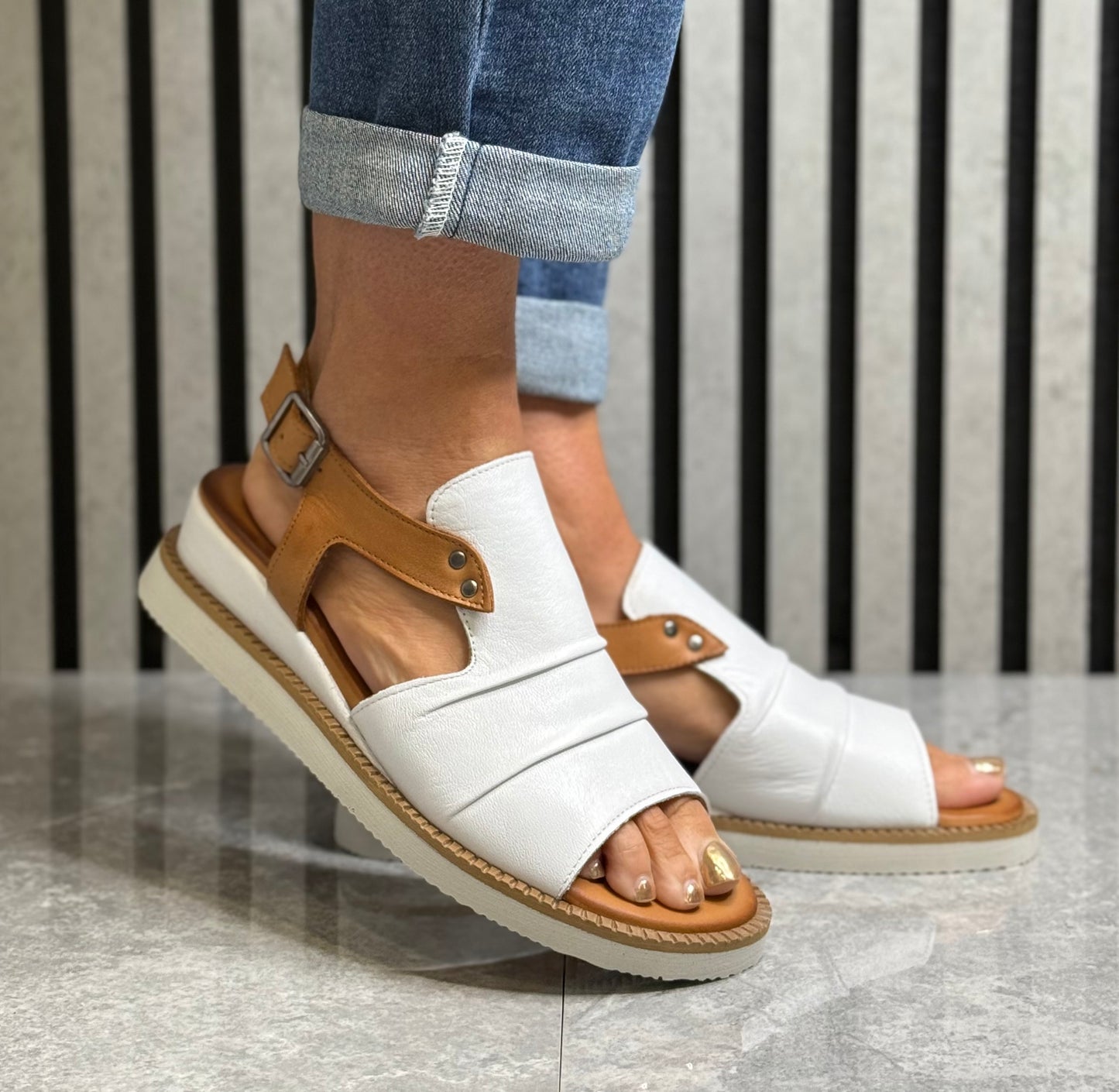 Modella - ‘Lyra' White Leather Sandal