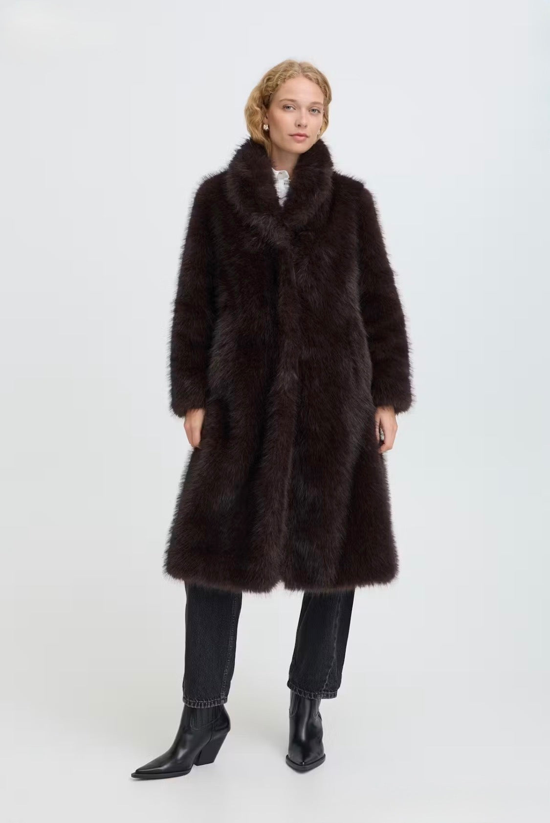 b.young - ‘BYAKAJA’ Faux Fur Ling Coat