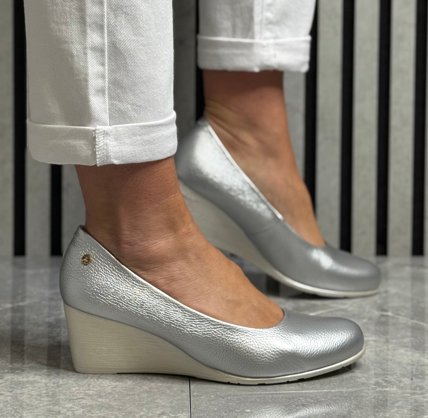 Zanni & Co - 'Ruwais One' Silver Gleam Wedge Shoe