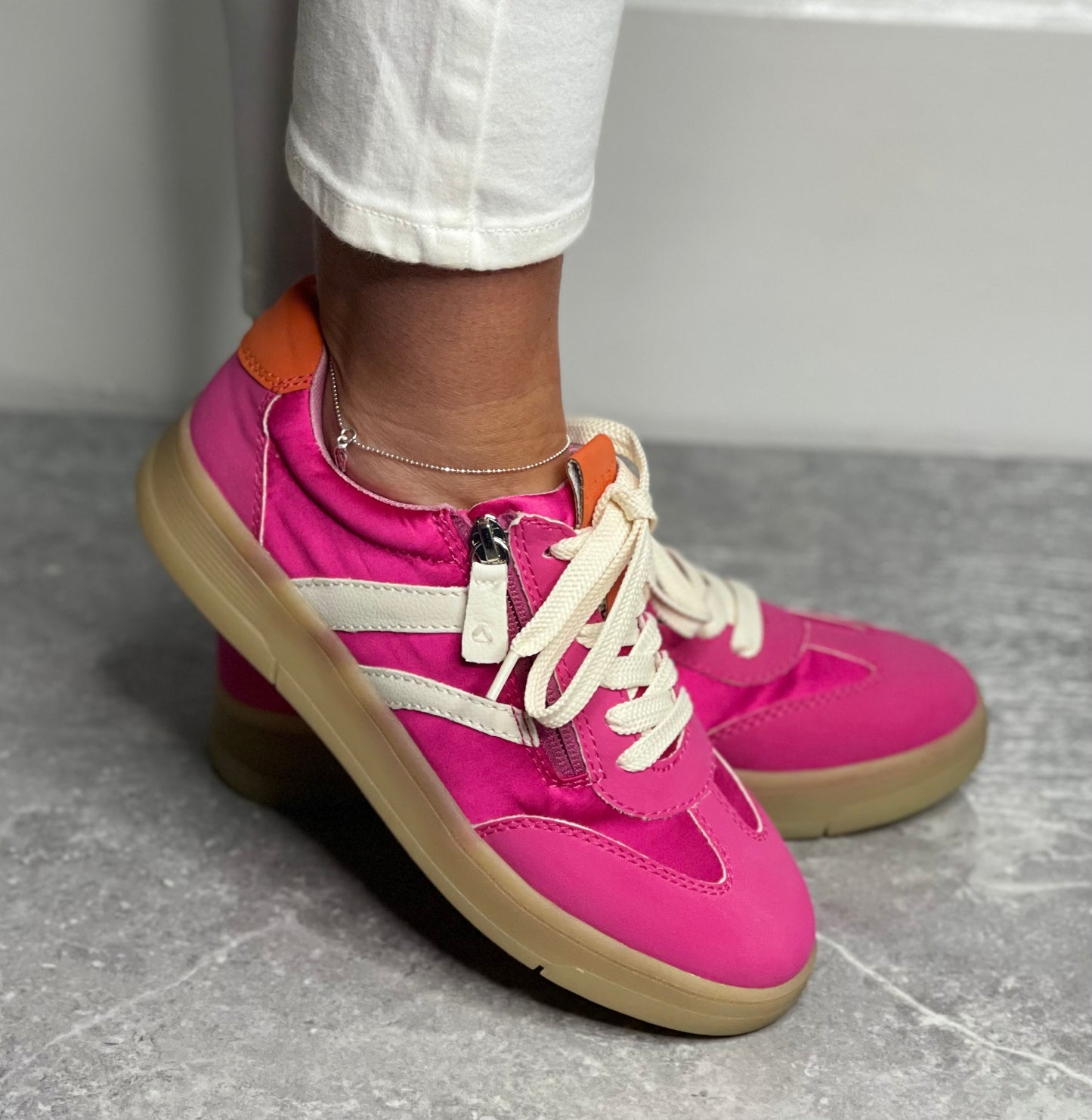 Jana - Fuchsia Gum Sole Trainer