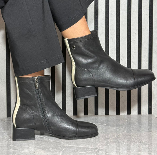 Loretta Vitale - Black Stripe Detail Leather Boot