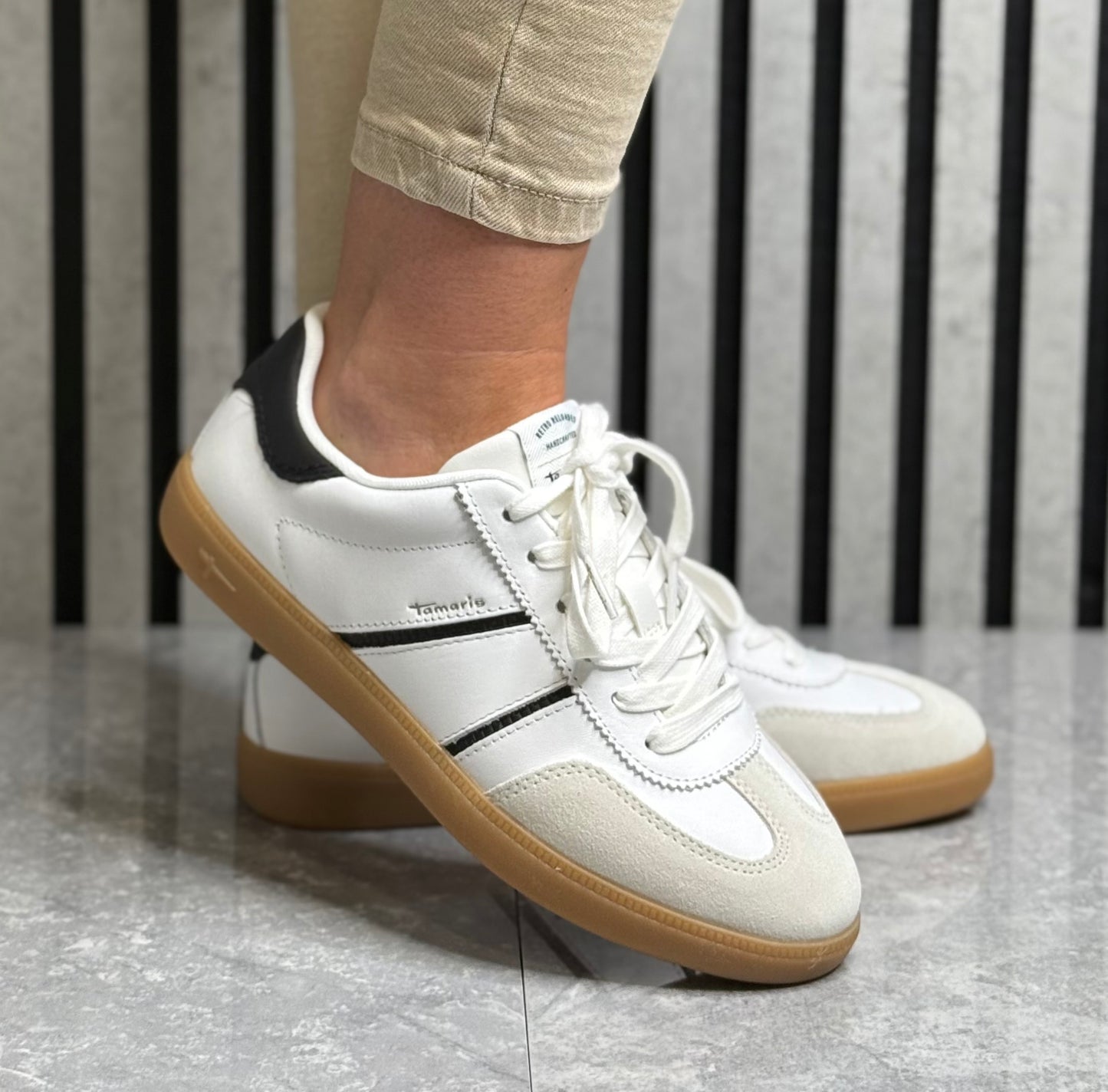 Tamaris - White/Black Detailed Leather Trainer