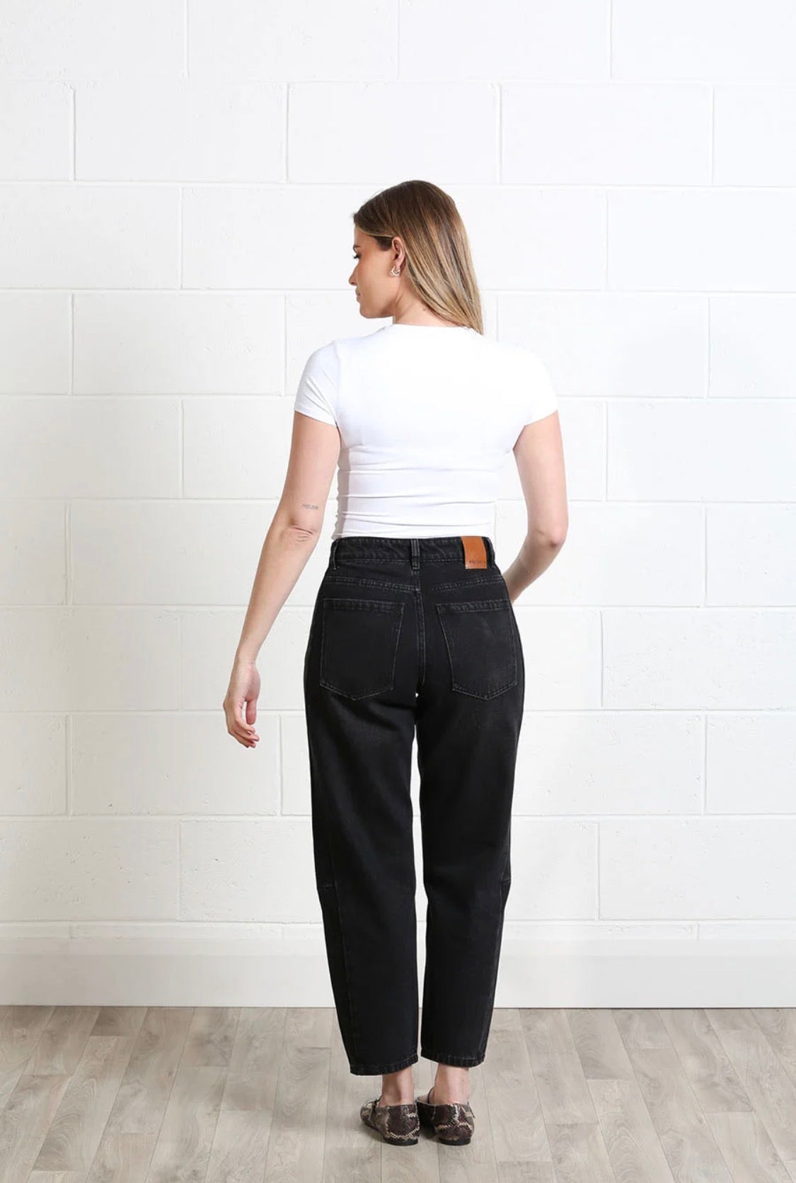 Rant & Rave - 'Bailey’ Black Barrel Leg Jean