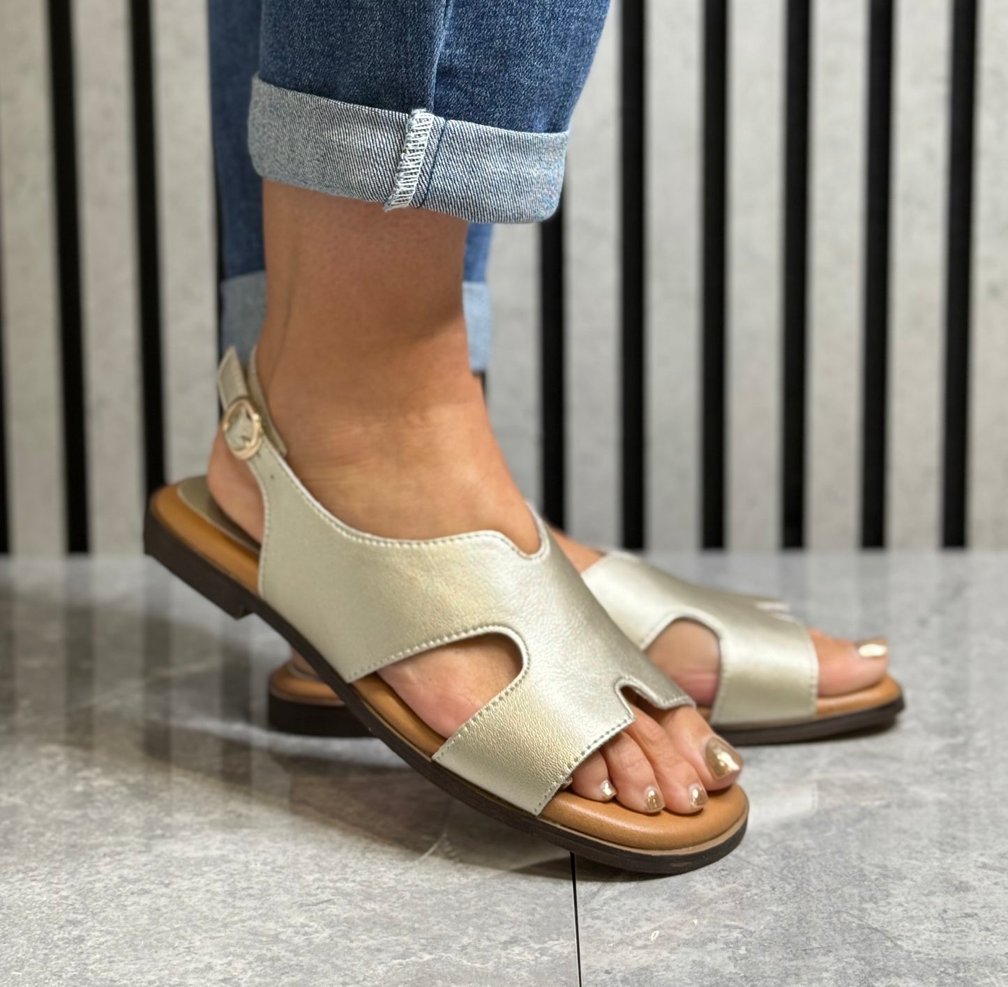 Zanni & Co - 'Husay One' Gold Slingback Leather Sandal