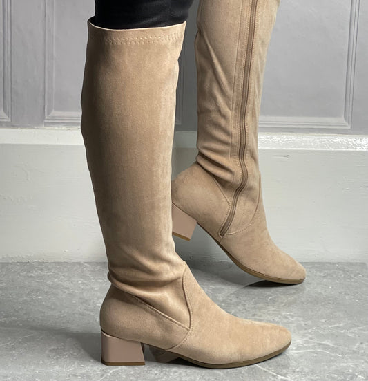 Patrizio Como - 'Emmetton' Creme Long Suede Boot