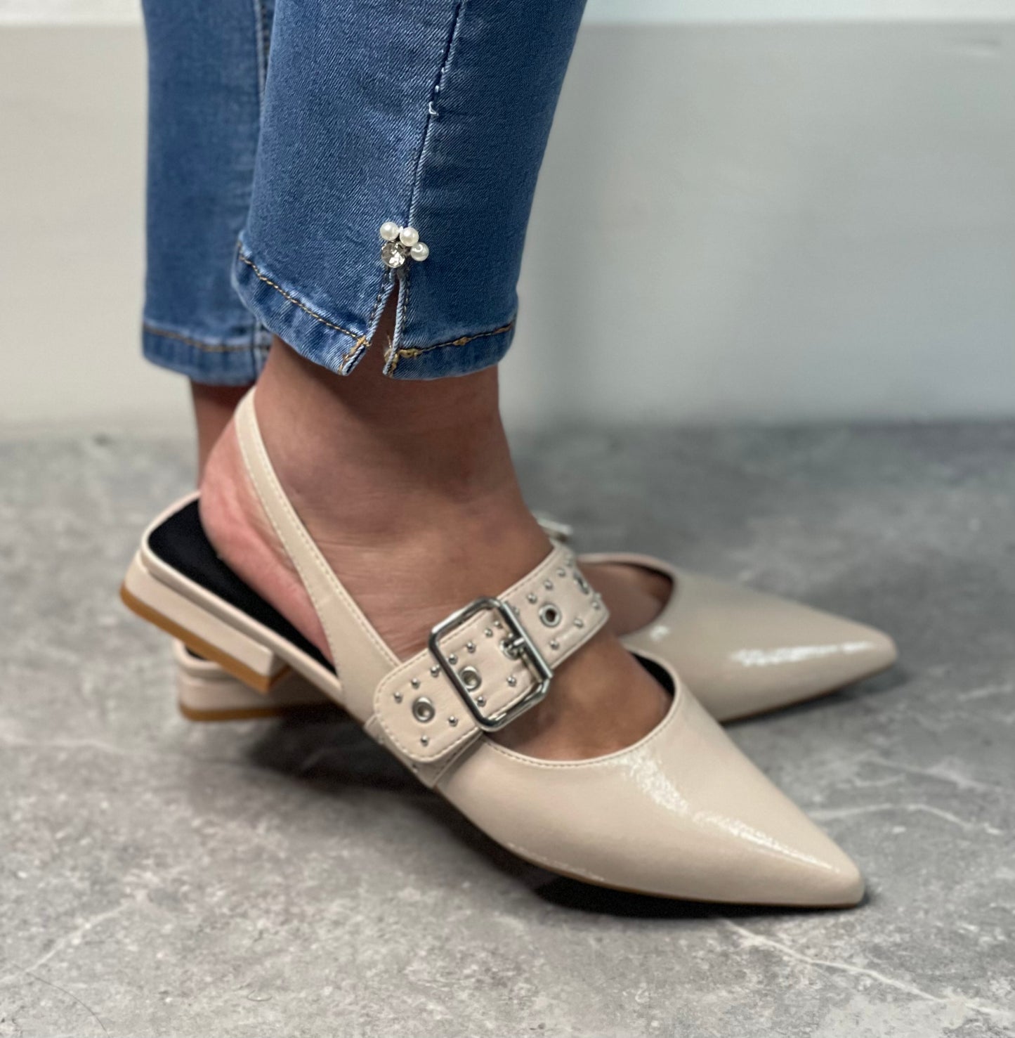 Xti - Beige Slingback Shoe