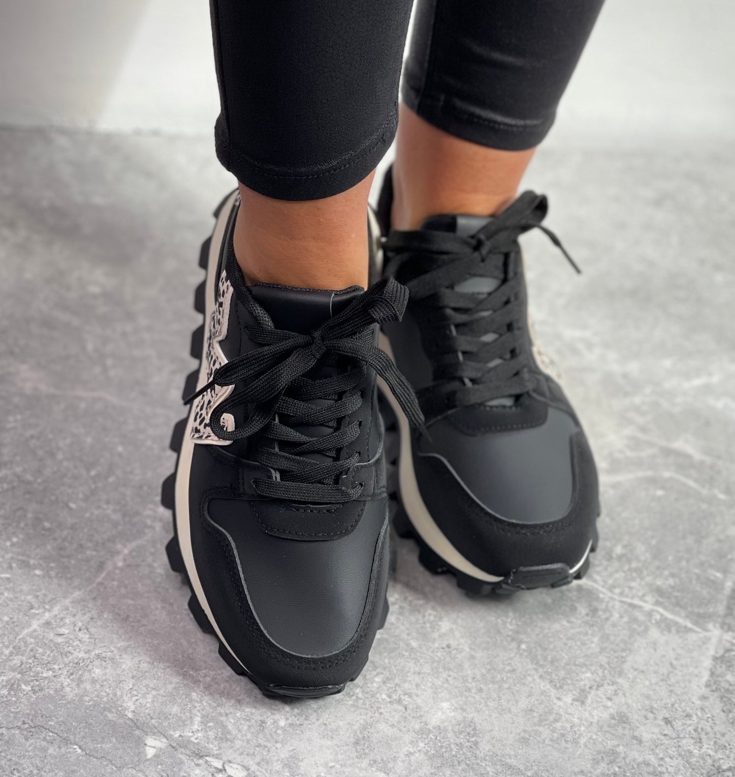 hannah k - Black/Leopard Detailed Trainer