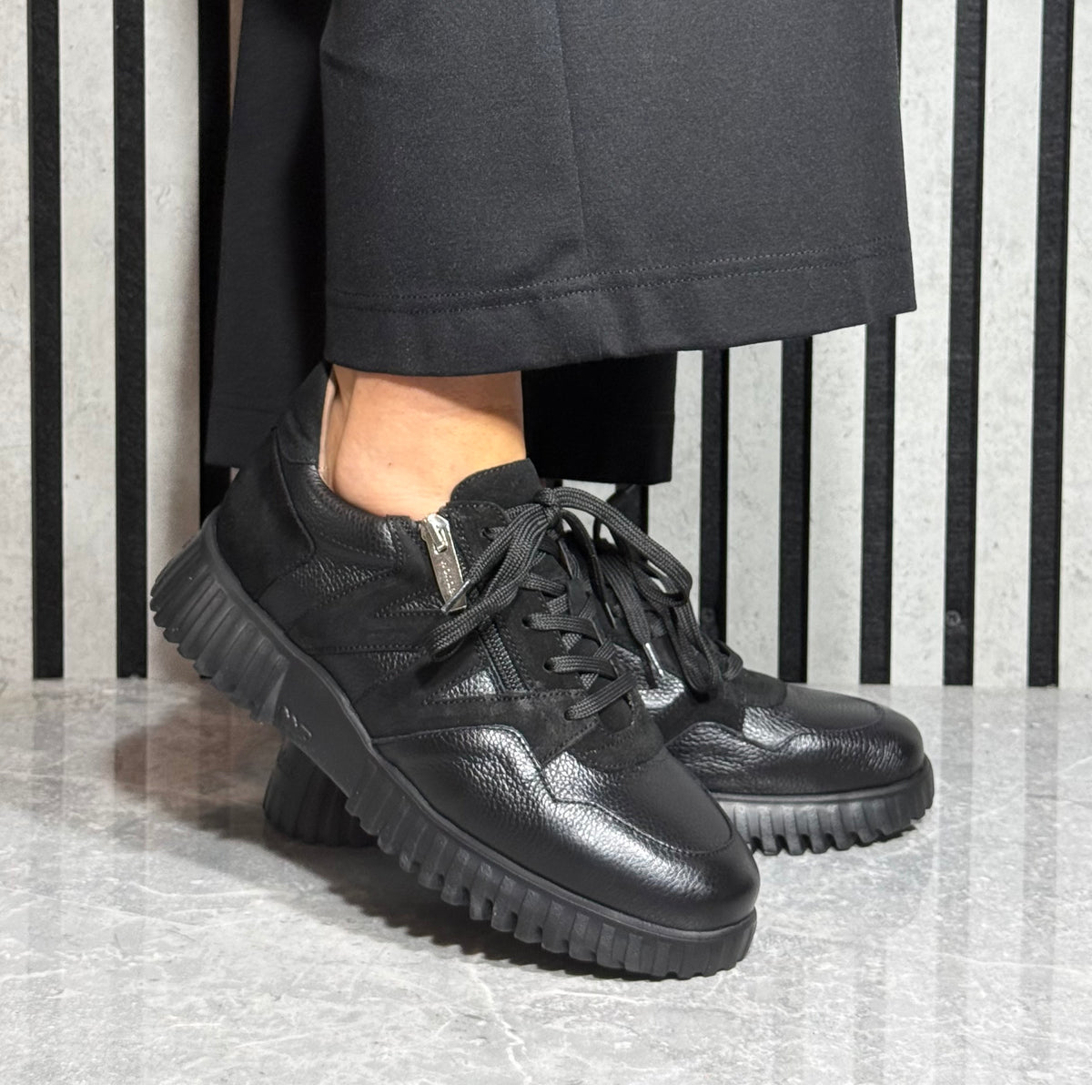 Wonders - A-4424  Black Combo Leather Trainer