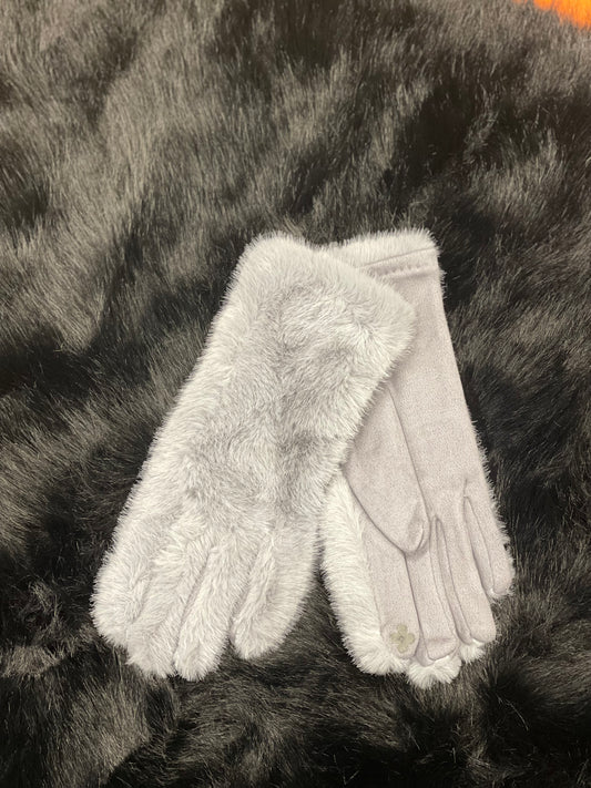 hannah k - Light Grey Faux Fur Glove.