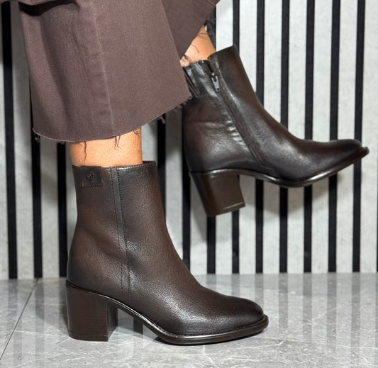 Tamaris - Mocca Leather Block Heel Boot