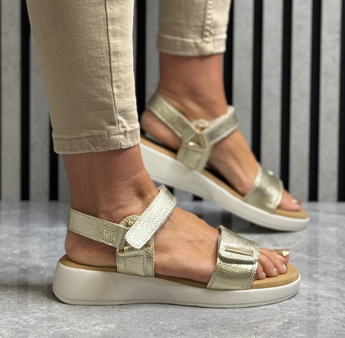 Lunar - 'Lark' Gold Metallic Leather Sandal