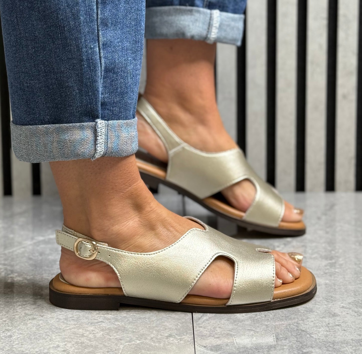 Zanni & Co - 'Husay One' Gold Slingback Leather Sandal