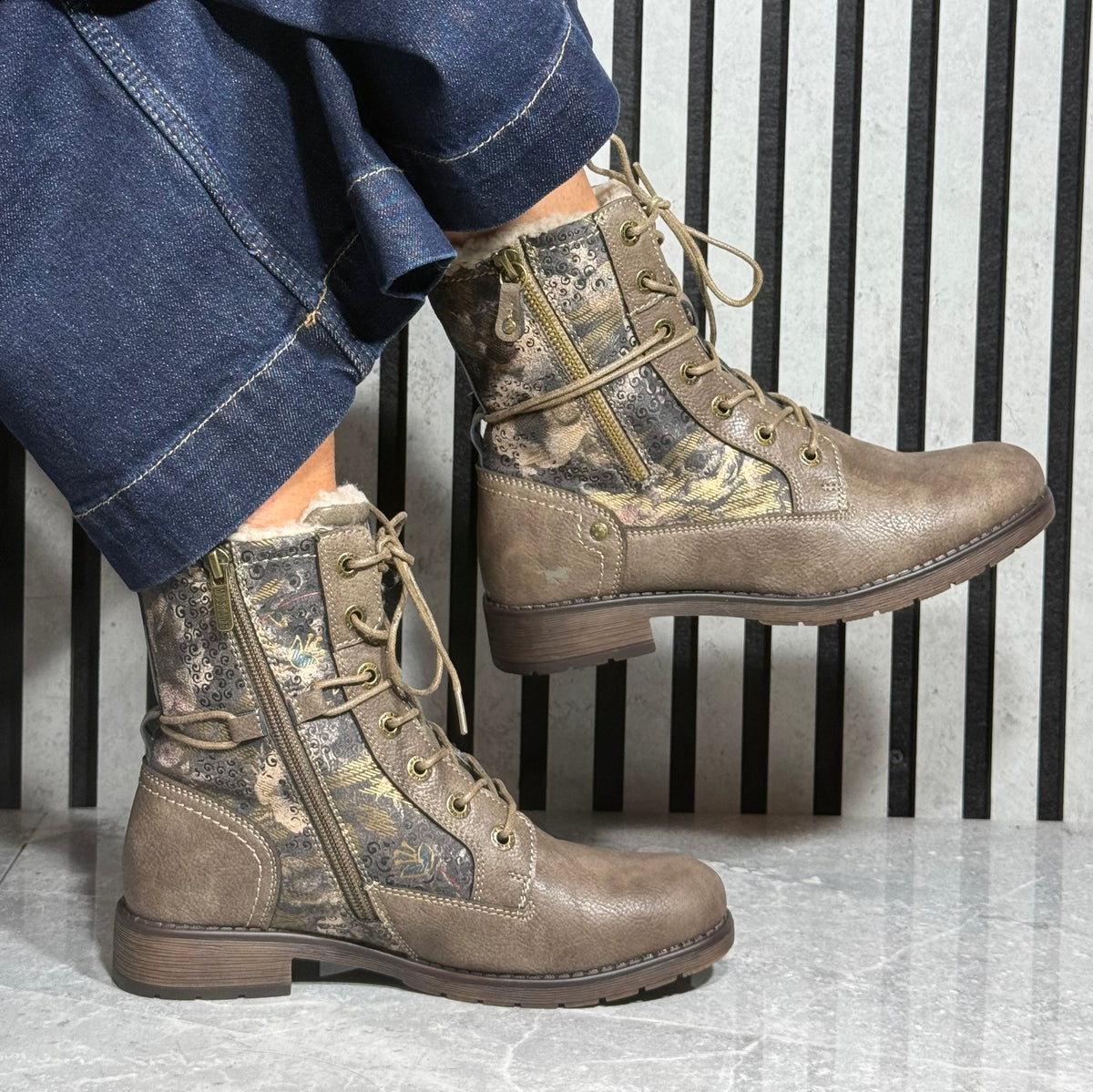 Mustang - Mud/Multi Lace Boot