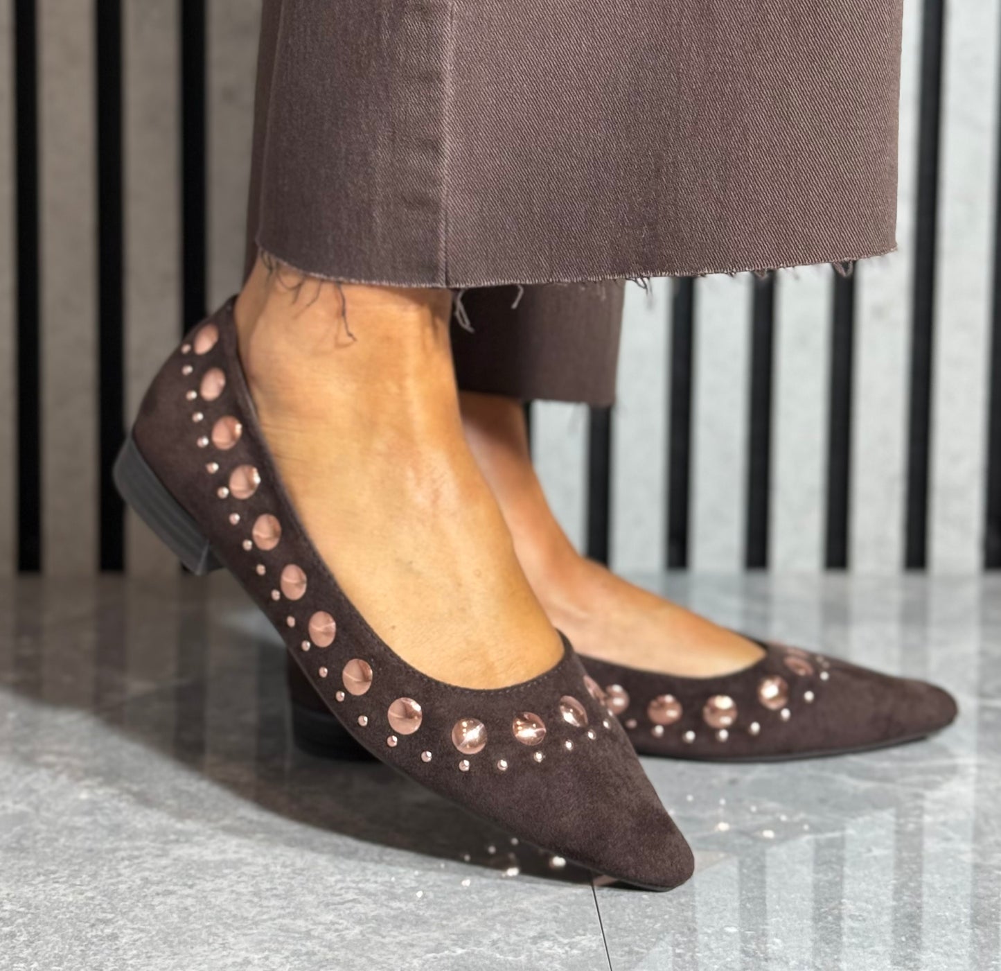 Xti - Brown Stud Detail Pump (146223)