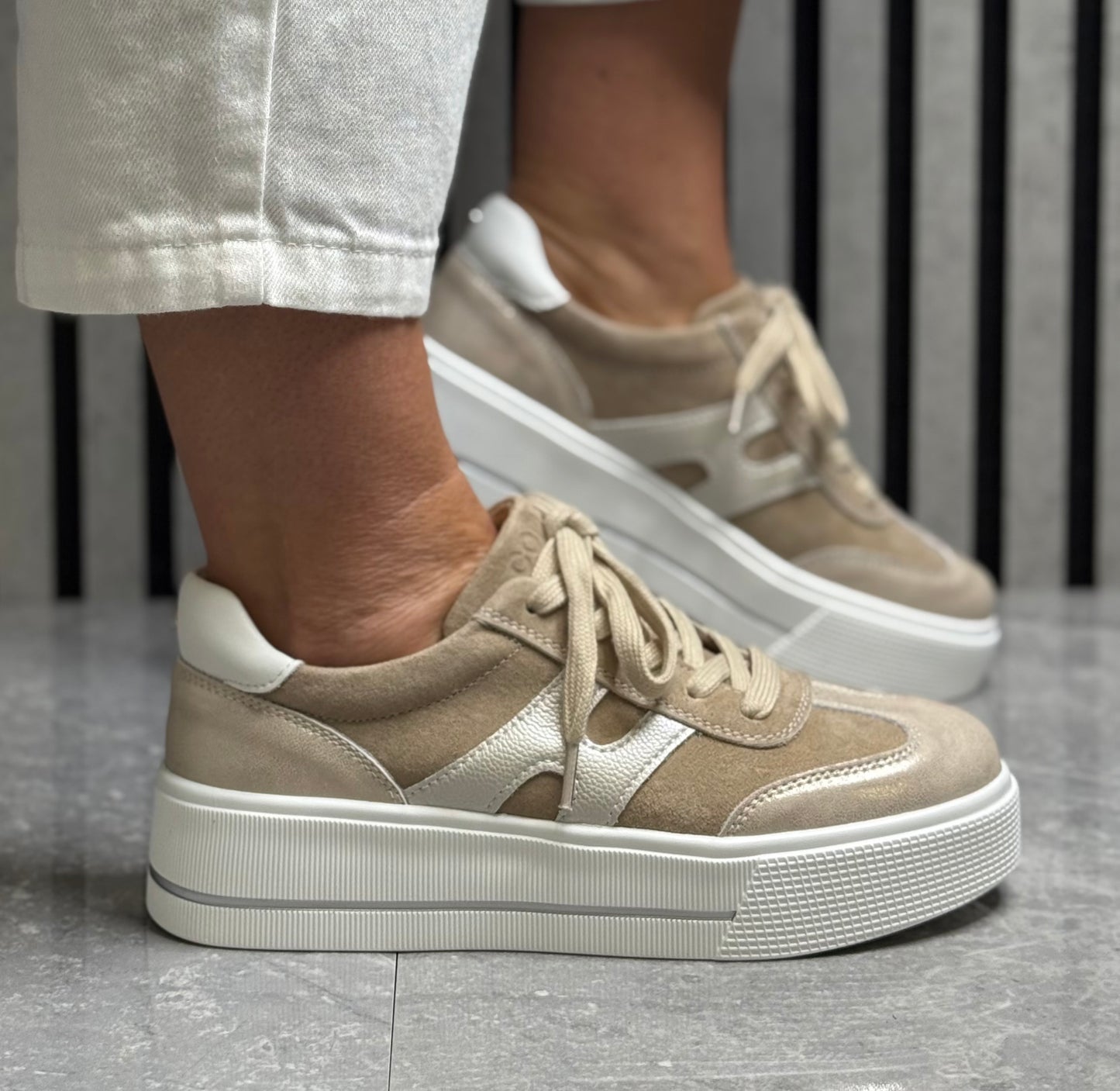 Patrizio Como - 'Parma' Beige/Gold Suede Trainer