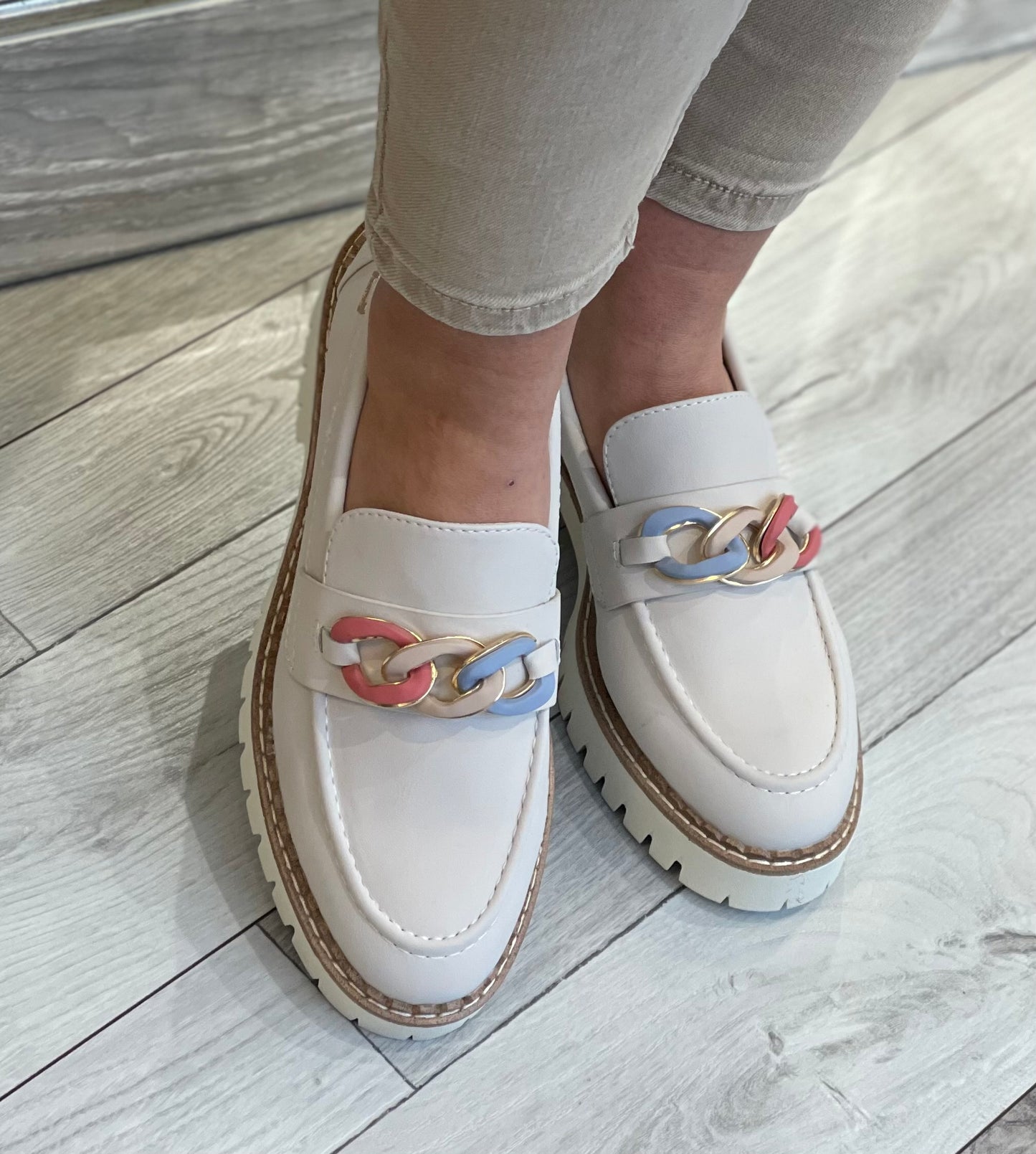 S Oliver - Cream Chain Detail Loafer