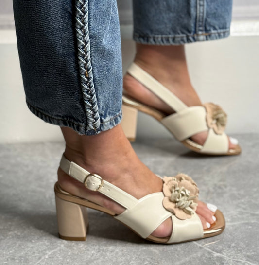Dancing Matilda - Flower Detail  Sandal