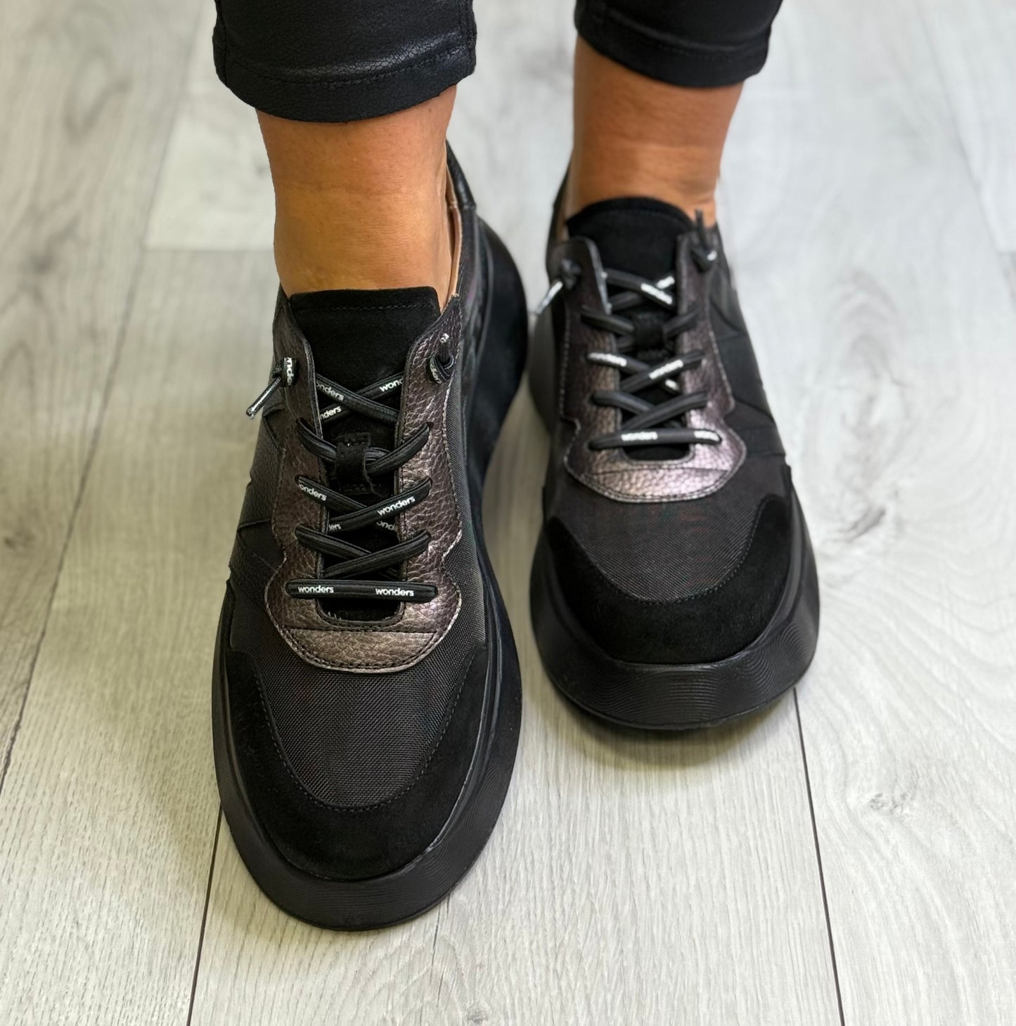 Wonders - A-3631 Black/Bronze Trim Platform Leather Trainer
