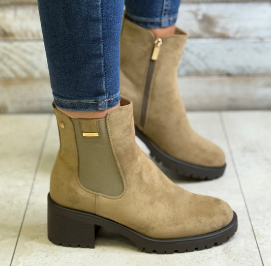 Patrizio Como - 'Loreto' Beige Block Heel Boot