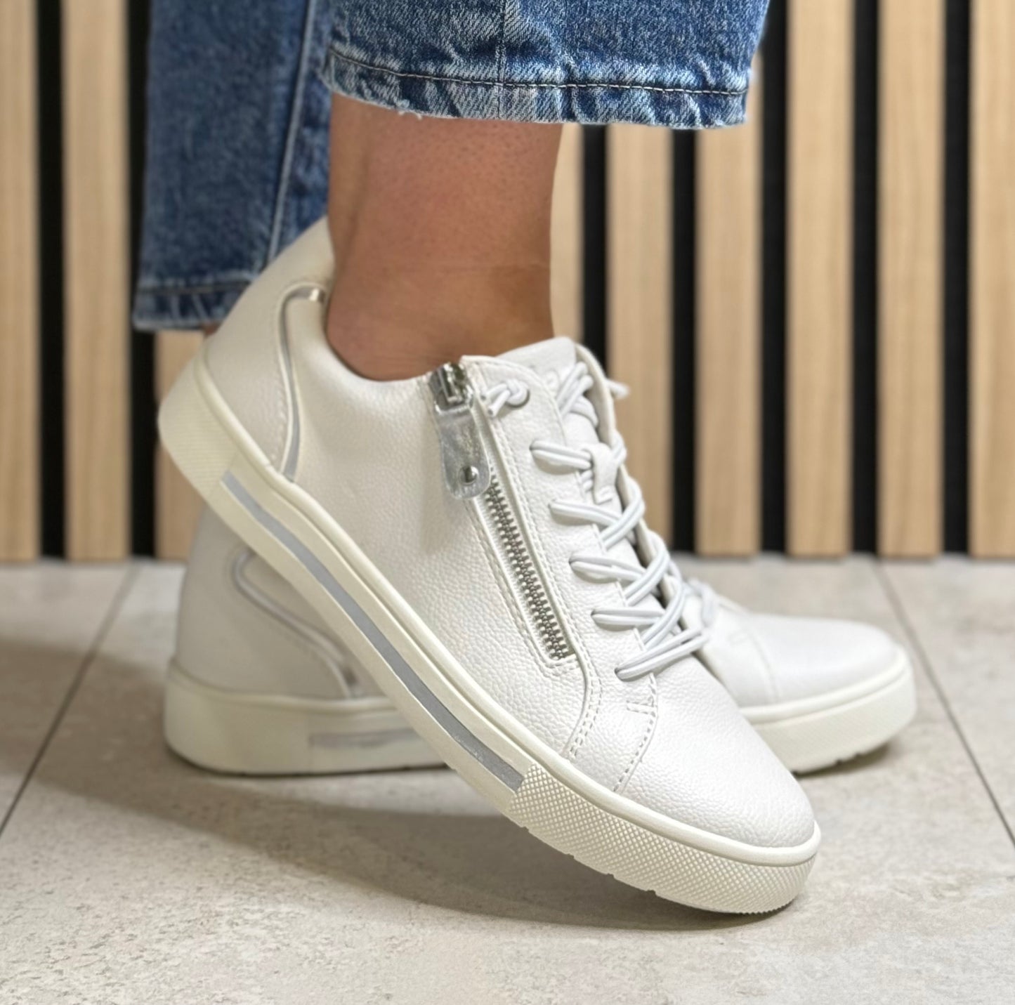Jana - White/Silver Side Zip Trainer