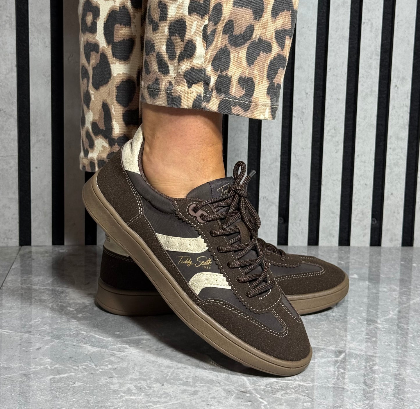 Teddy Smith - Brown/Gold Side Stripe Trainer (121127)