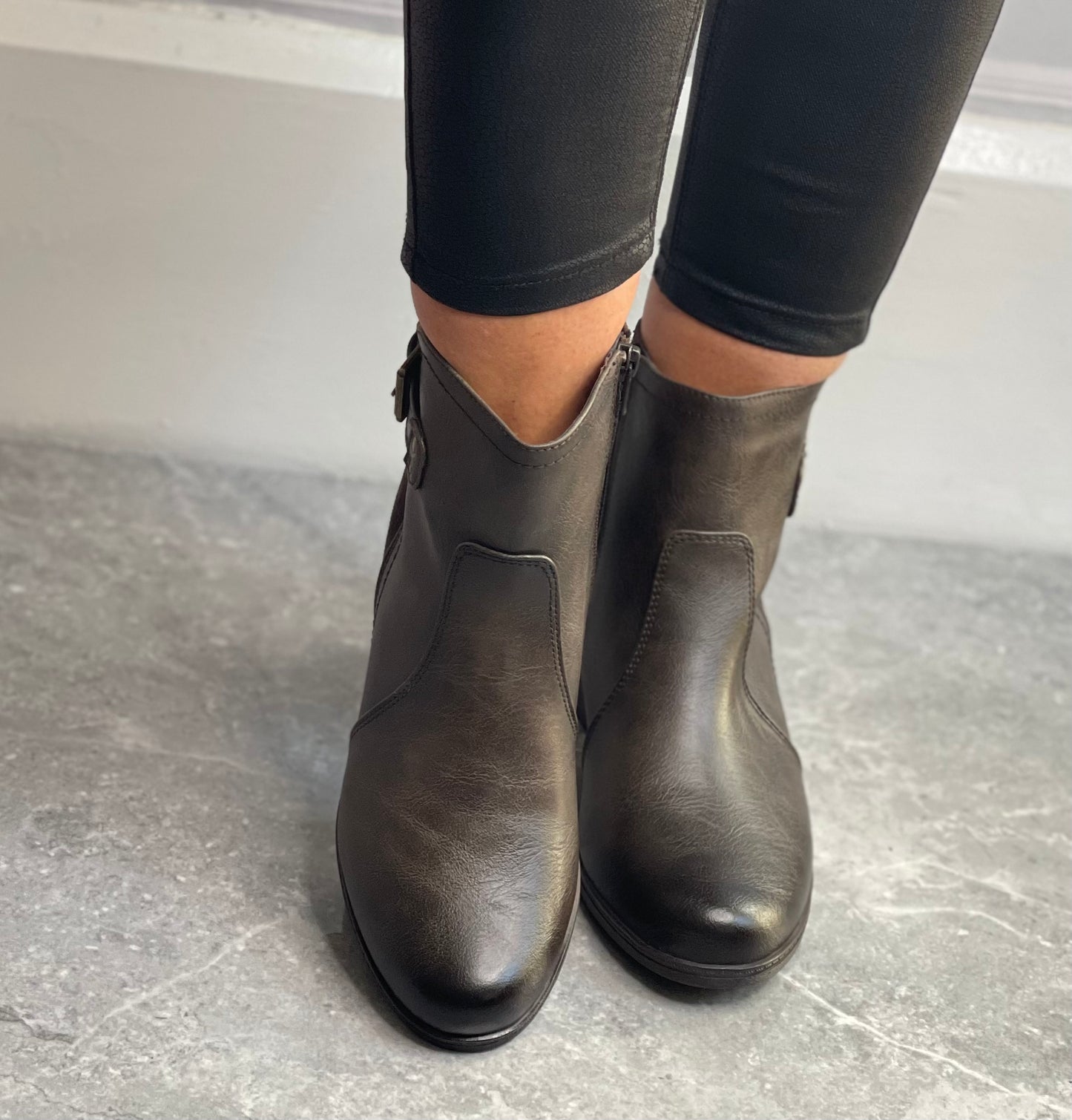 Jana - Mocca Ankle Boot