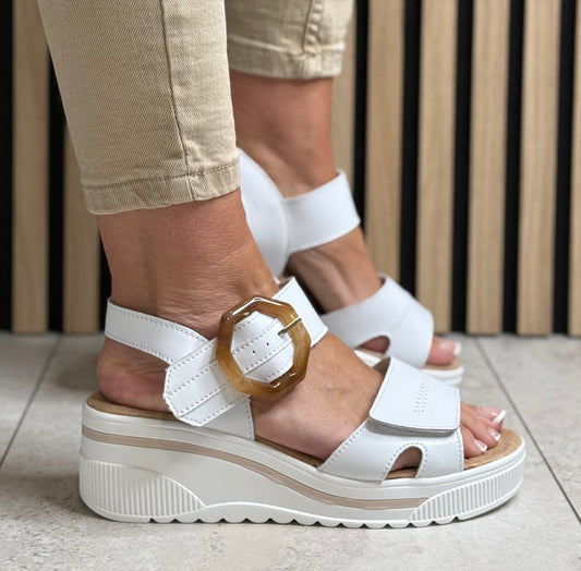 Redz - White Buckle Detail Wedge Sandal
