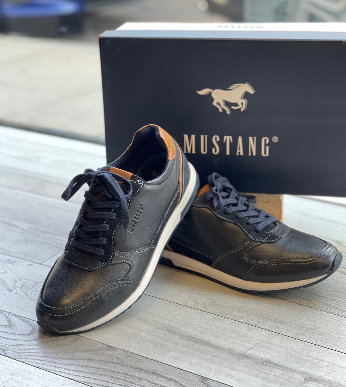 Mustang Mens - Navy Leather Trainer