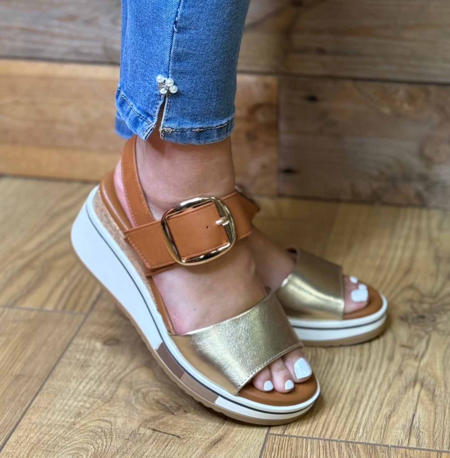 Redz - Tan/Gold Wedge Sandal