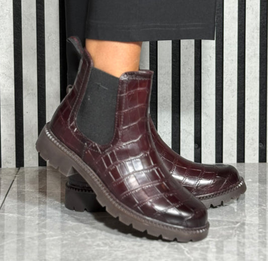 Tamaris - Bordeaux Croc Detail Chelsea Boot