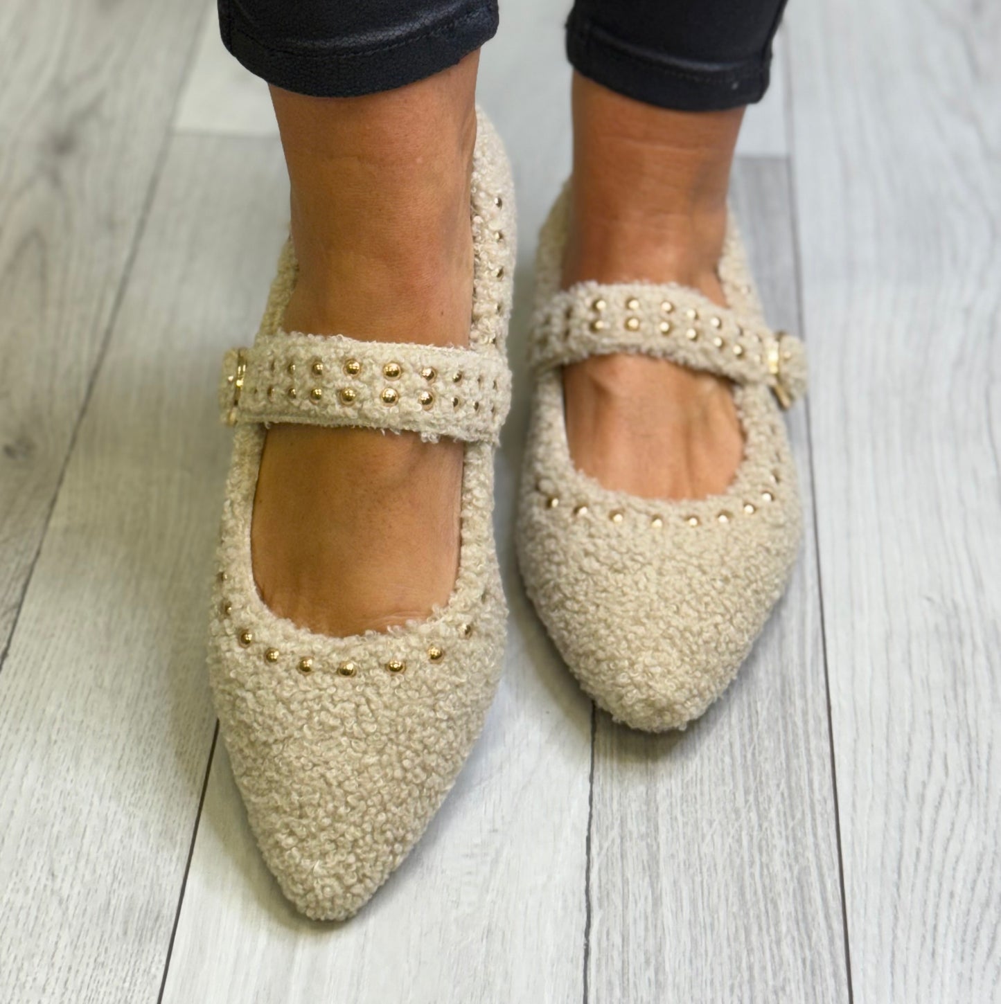 Xti - Beige Teddy Pointed Shoe (144635)