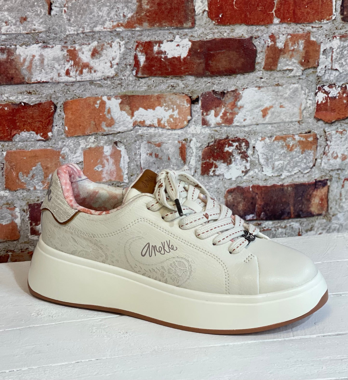 anneke - Beige Platform Trainer